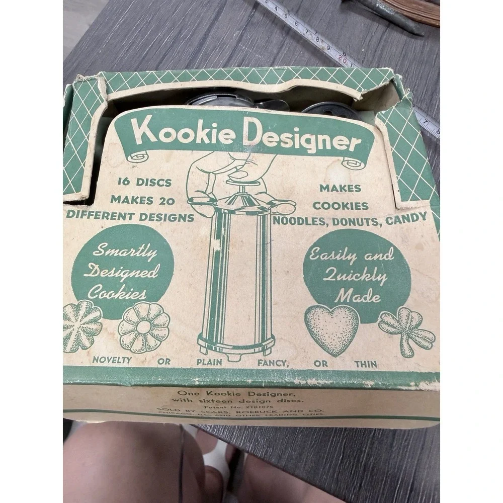VIntage Kookie Designer w original box & 16 discs, fun kitchen decor